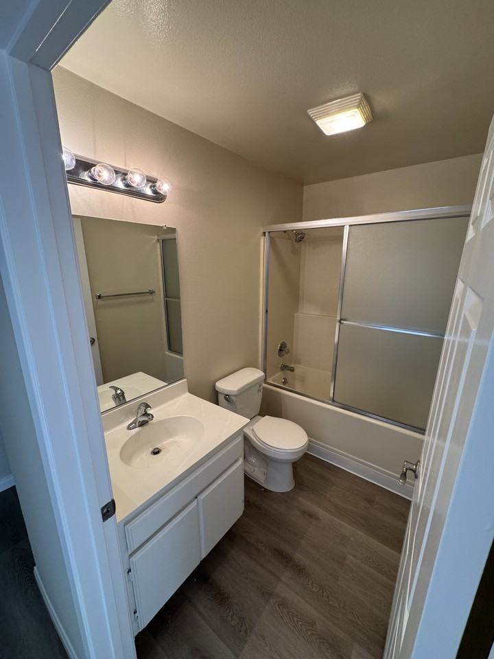 515 E Elmwood Ave #104 - Photo 7 of 12