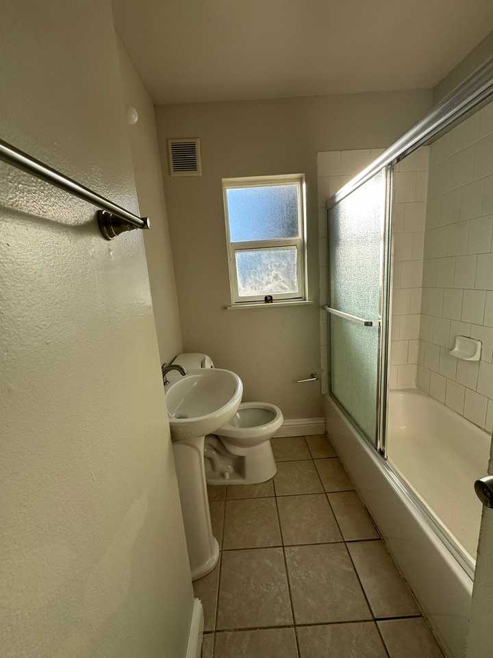 20331 Concord Ave #20331 - Photo 3 of 7