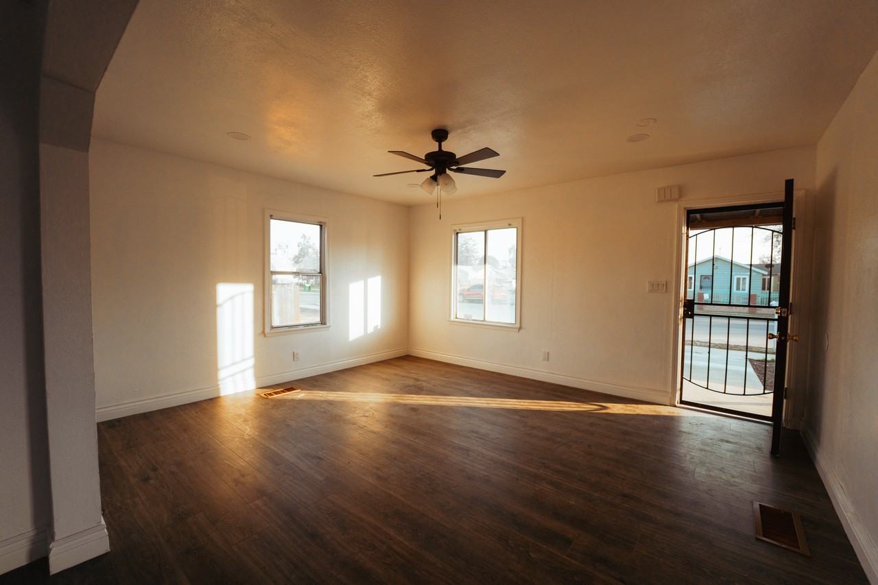 232 E Marengo Ave #NA - Photo 3 of 10