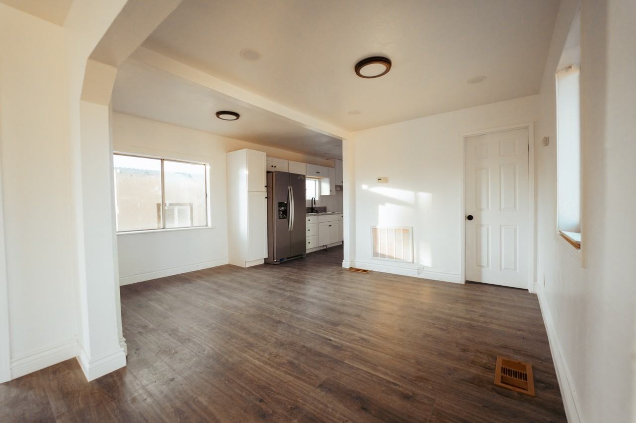 232 E Marengo Ave #NA - Photo 4 of 10