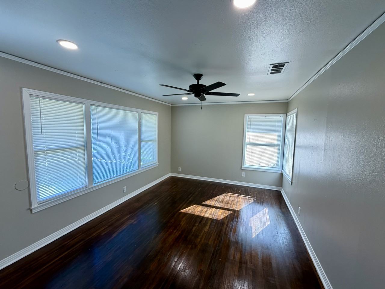 3933 Harris Dr #NA - Photo 4 of 11