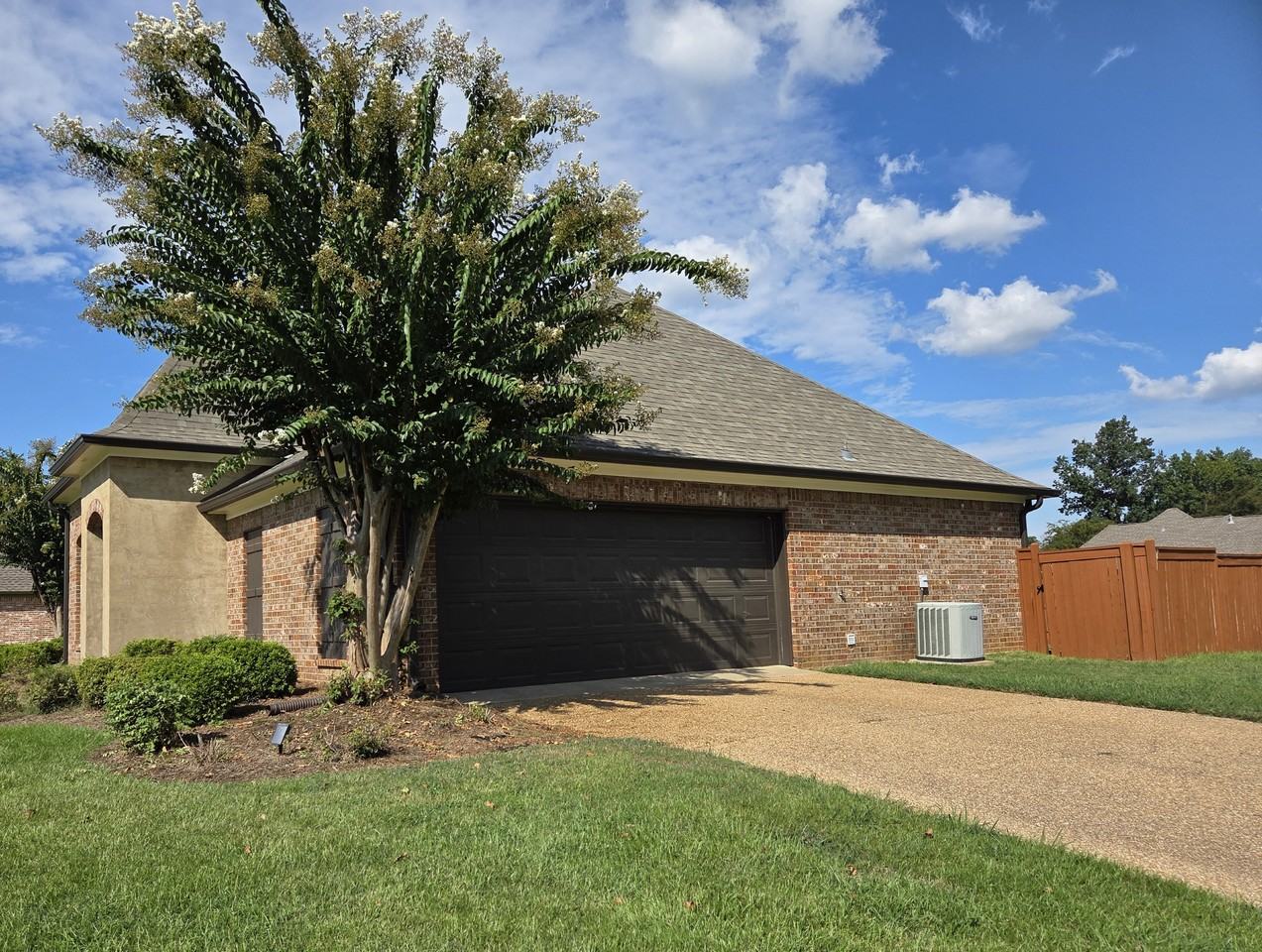 462 Pinebrook Cir #NA - Photo 3 of 25