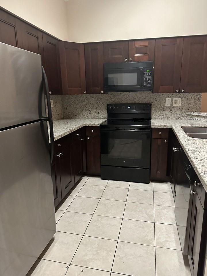 2550 Sw 18th Ter #1 - Photo 2 of 40