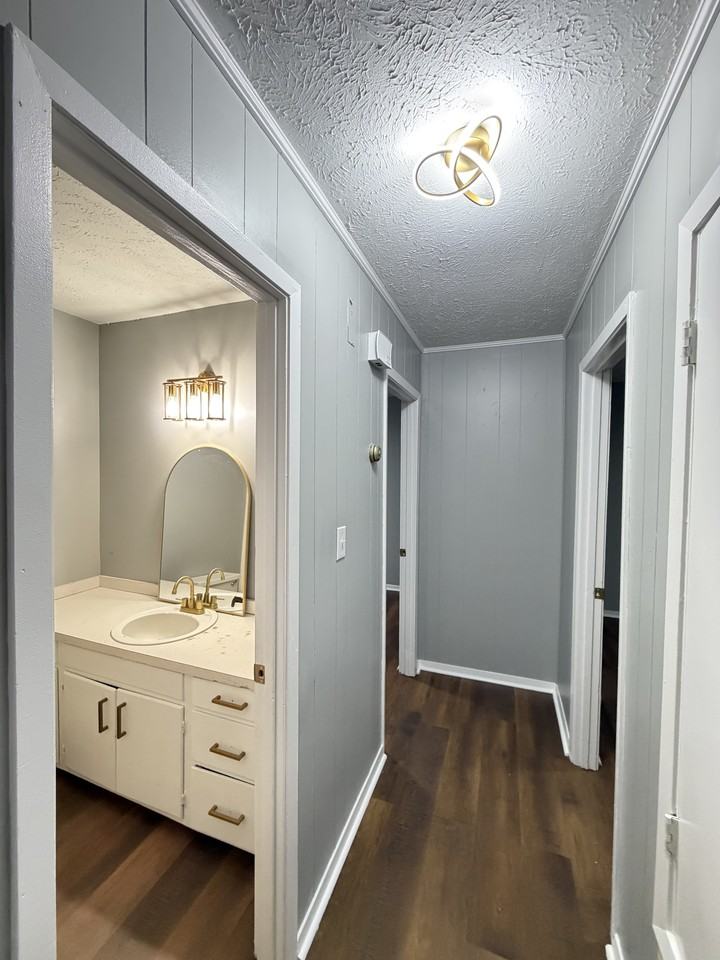 513 11th Ave #NA - Photo 5 of 12