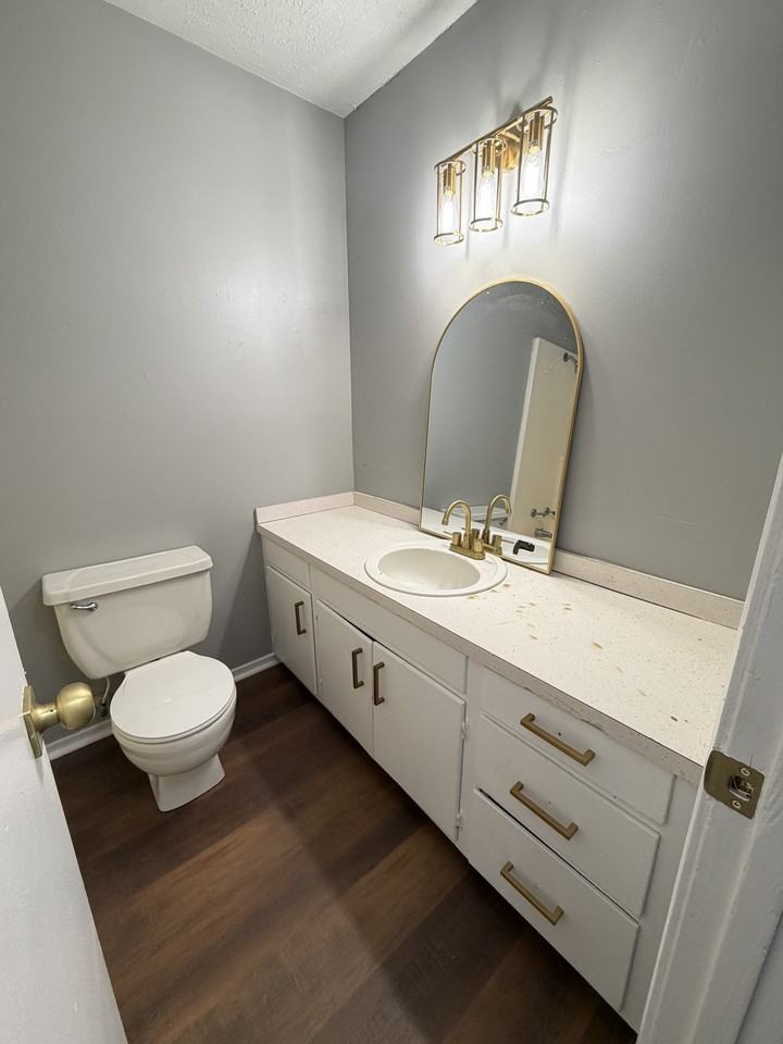 513 11th Ave #NA - Photo 6 of 12