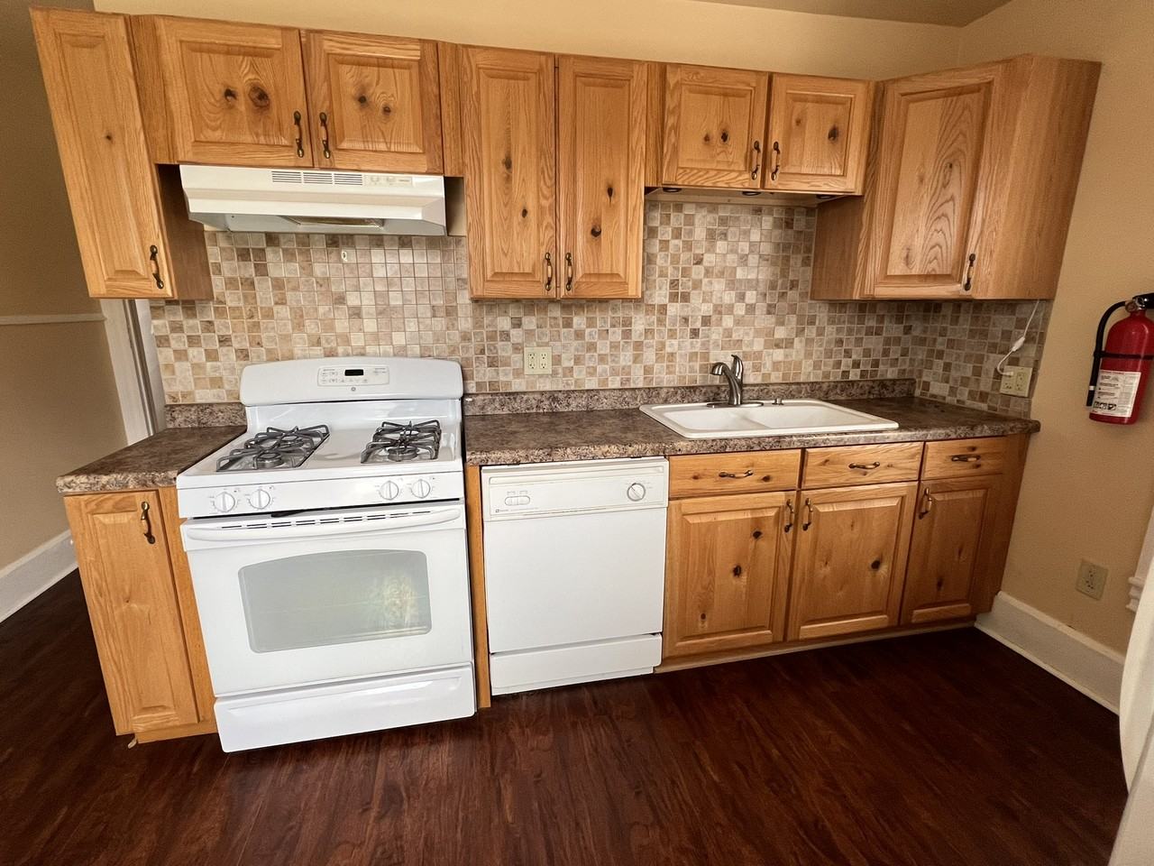 121 Greene St - Photo 3 of 26