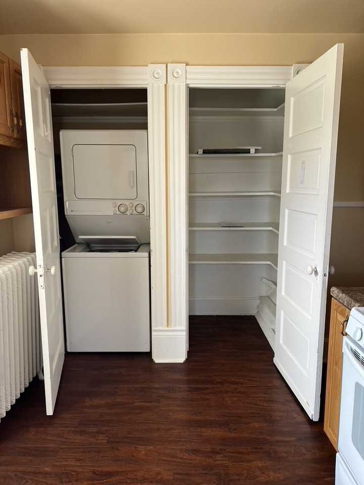 121 Greene St - Photo 5 of 26