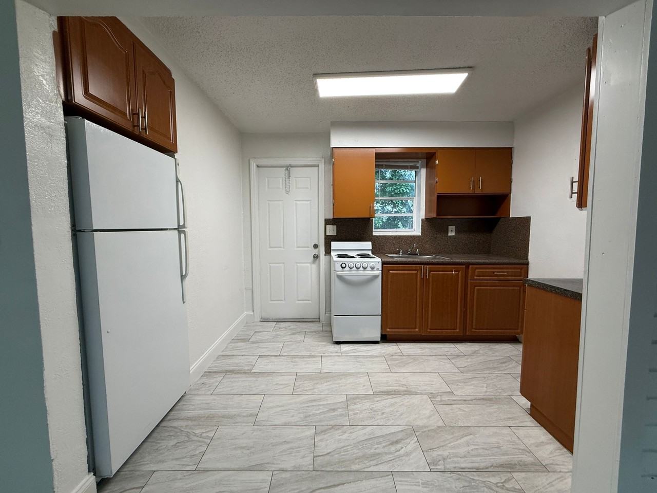 5733 Harding Street - Photo 5 of 15