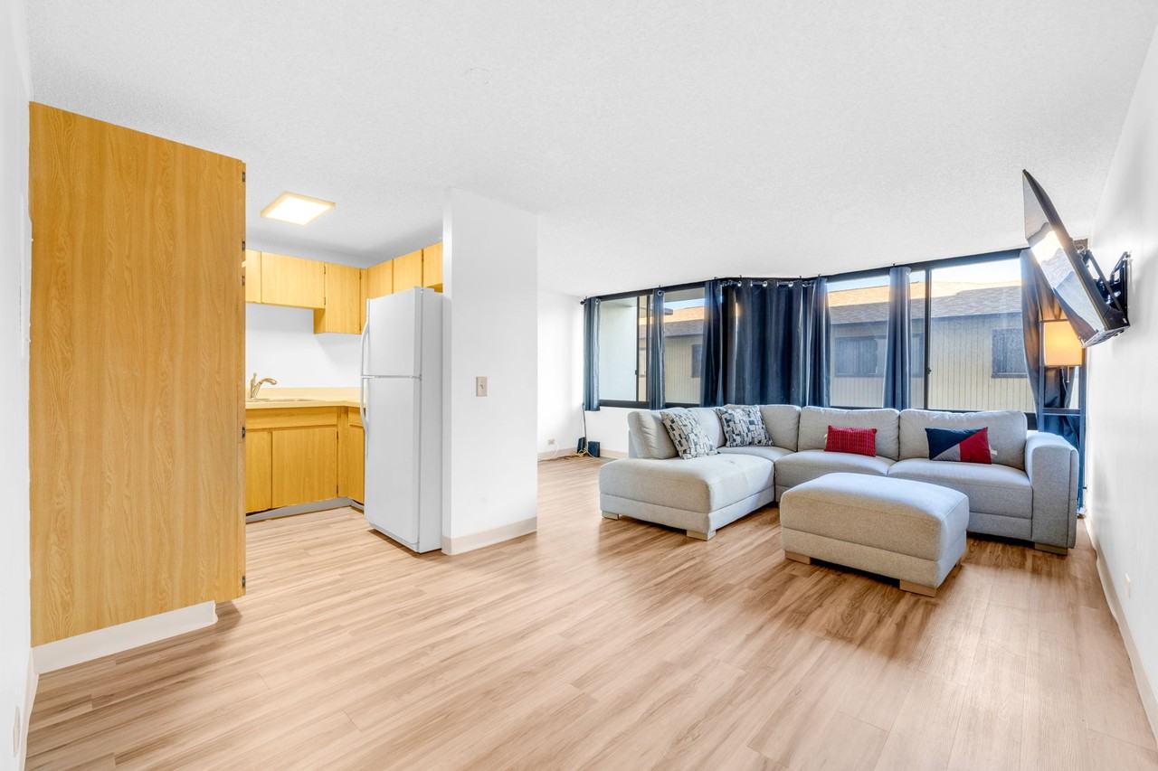 1820 Waiola StreetApt. 203 #1 - Photo 3 of 17