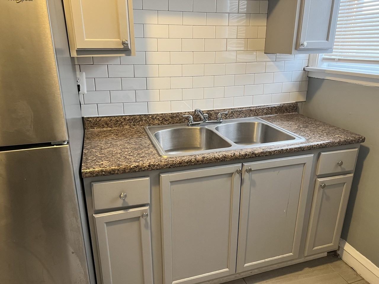 8018-20 South Maryland Avenue - Photo 5 of 14