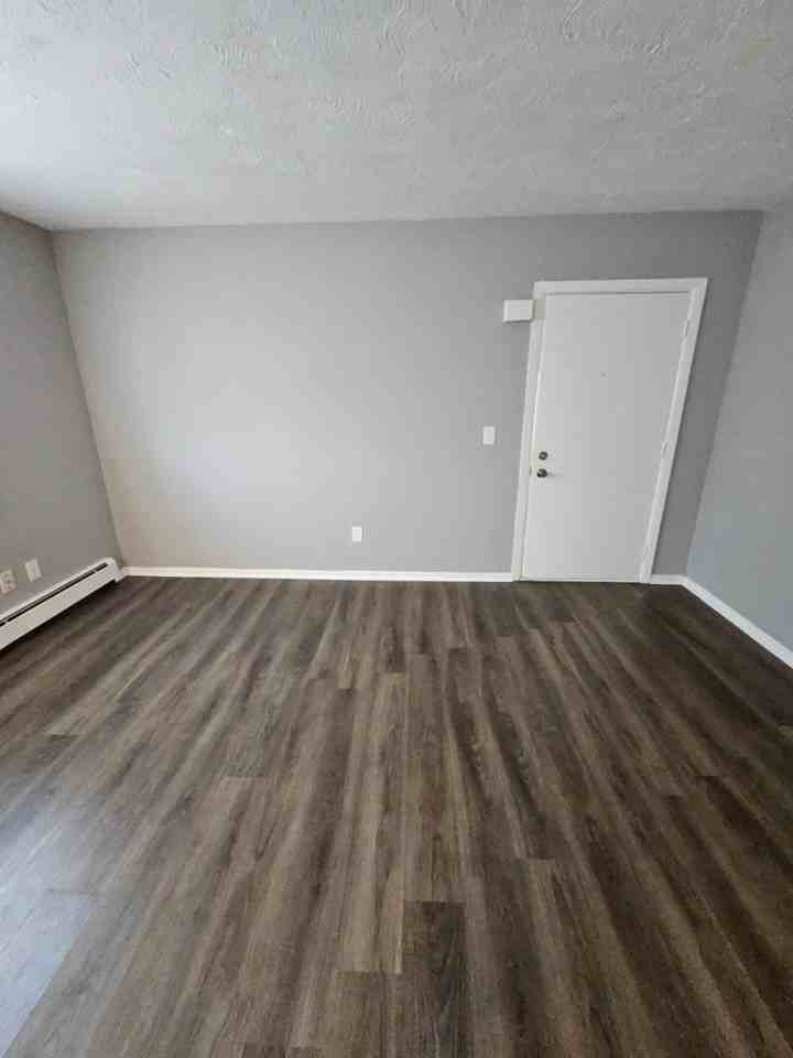 4640 Oberlin Avenue - Photo 4 of 14