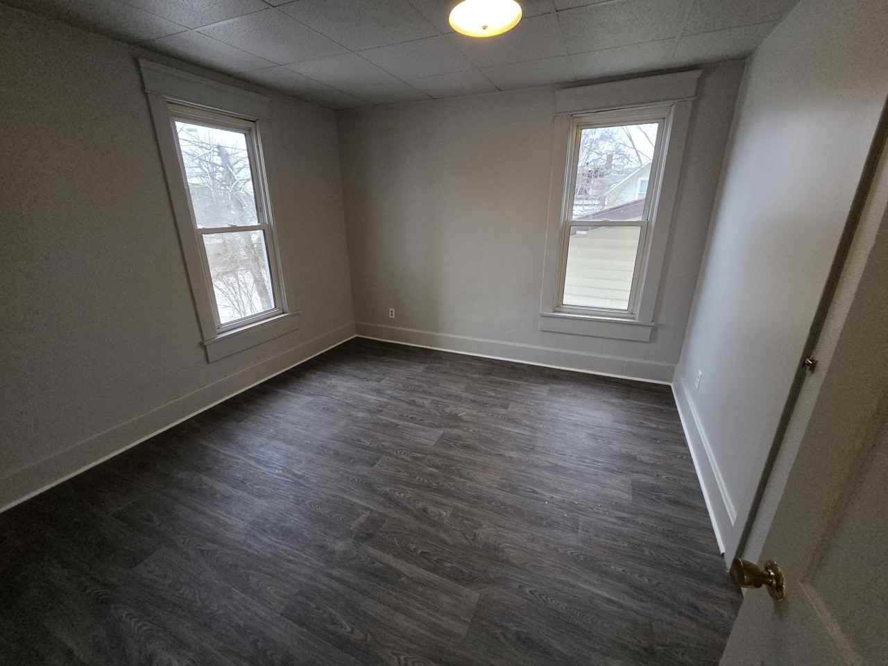 1215 Gomber Ave - Photo 2 of 8