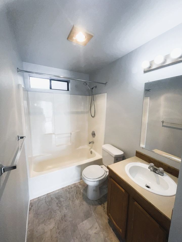 114 NW 3rd Place - Photo 6 of 10