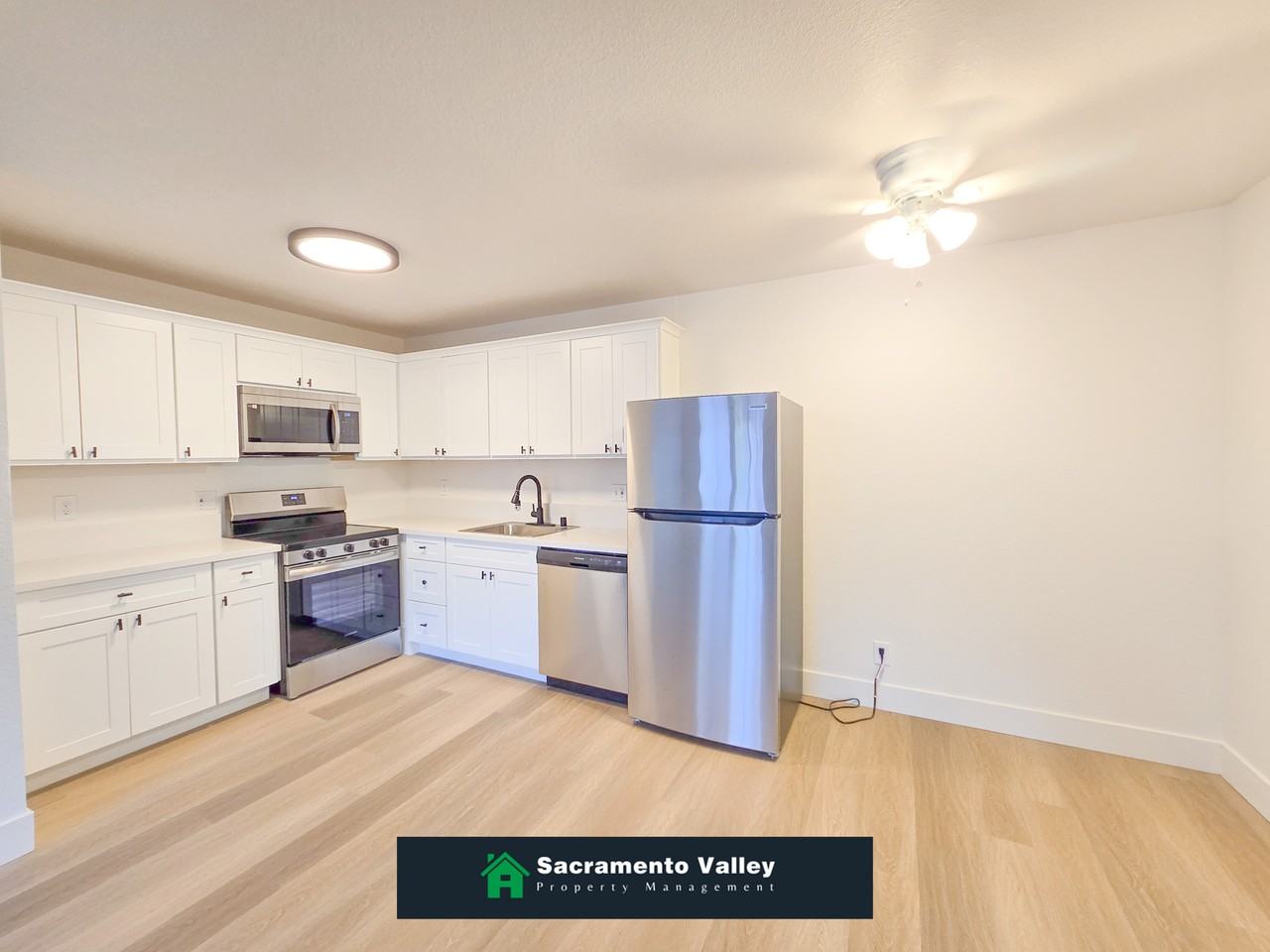 4909 Date Avenue - Photo 5 of 25