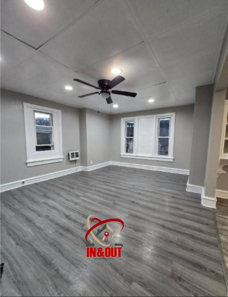 205 Monroe - 3 #3 - Photo 2 of 7