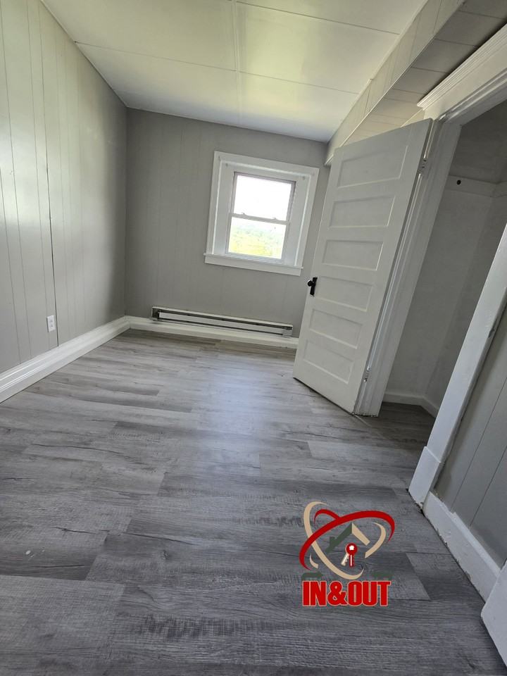 205 Monroe - 3 #3 - Photo 5 of 7