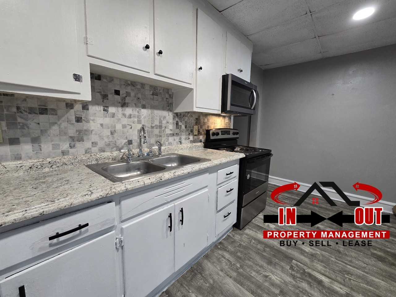 205 Monroe - 3 #3 - Photo 6 of 7