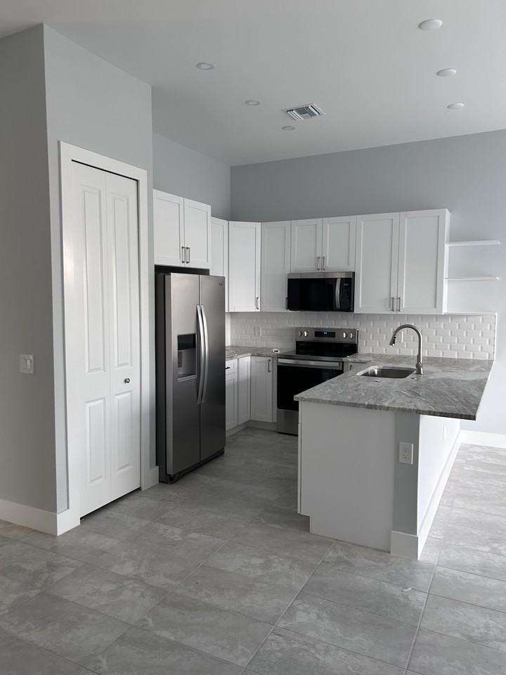 5274 Coronado Parkway - Photo 3 of 8