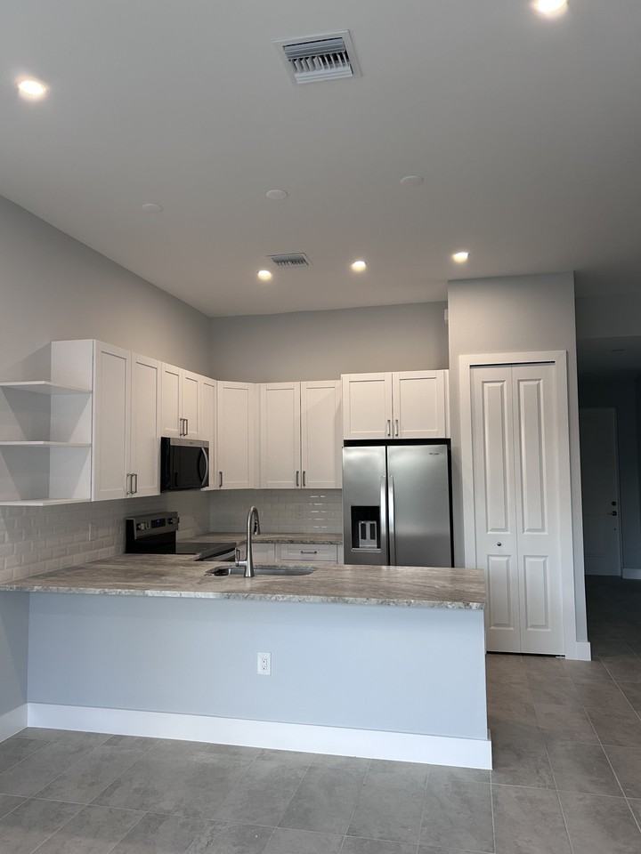 5274 Coronado Parkway - Photo 7 of 8