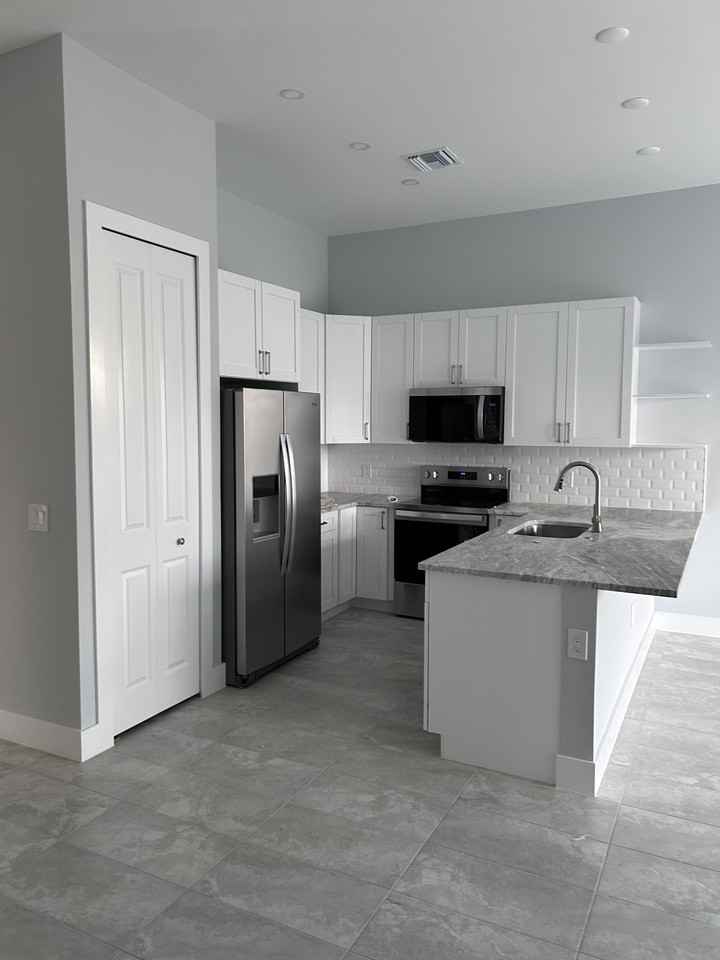 5274 Coronado Parkway 102 - Photo 3 of 5