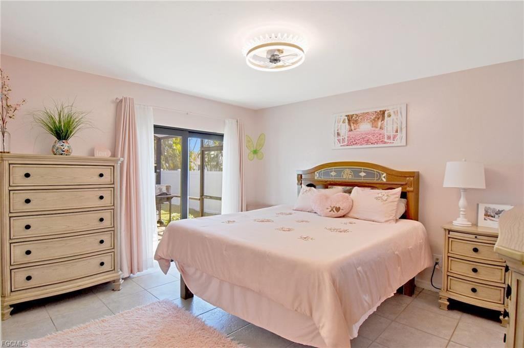 3716 Southwest 16th Place - Photo 5 of 24