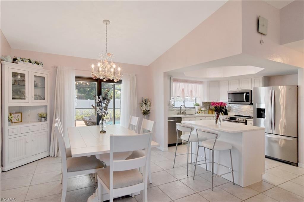 3716 Southwest 16th Place - Photo 7 of 24