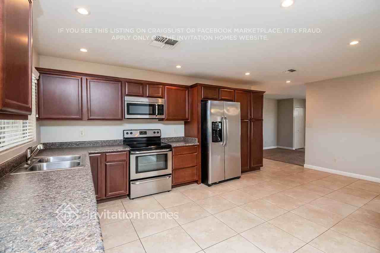 1424 N Ashland - Photo 6 of 18