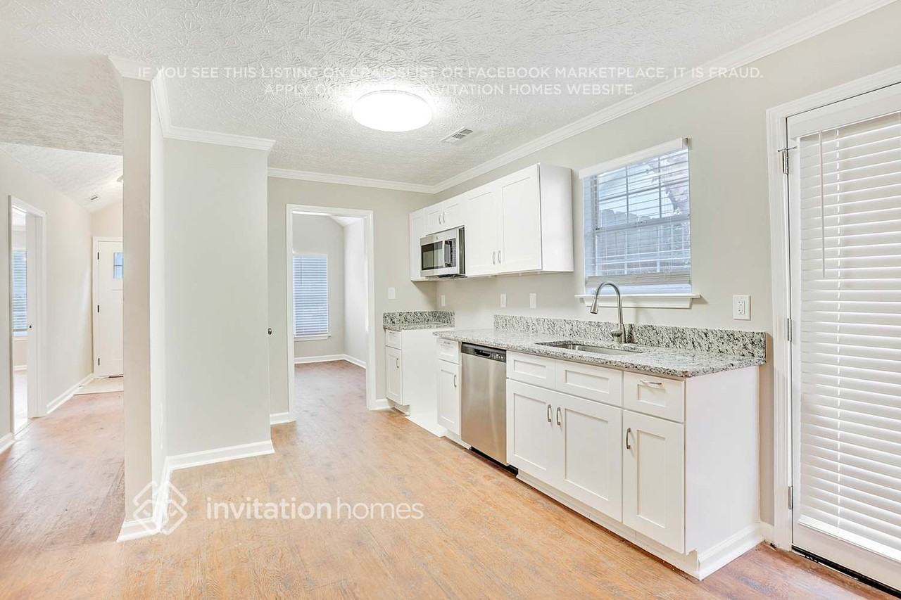 686 Thomasville Blvd Se - Photo 7 of 27