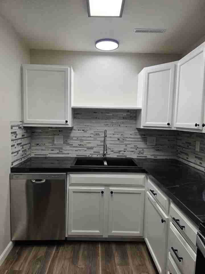 428 Stonehaven Drive - Photo 7 of 50