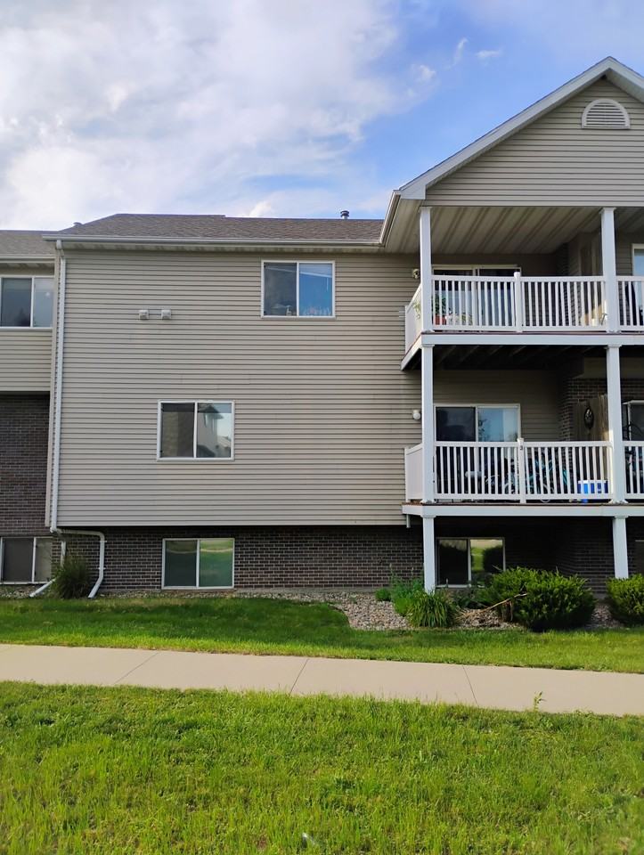 203 Jewel Drive - Photo 3 of 13