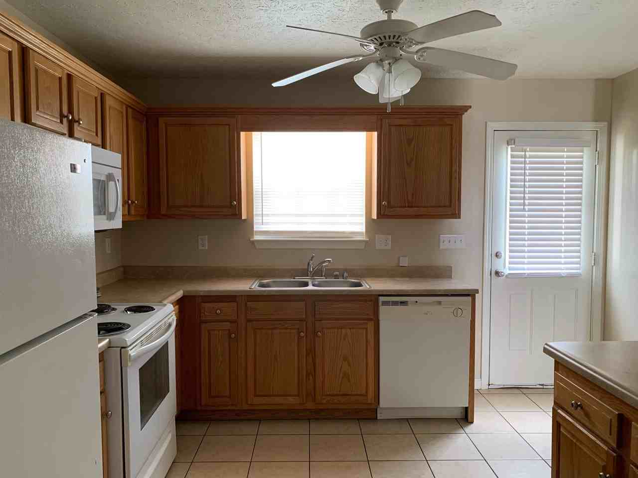 645 Broadway Townhomes - Photo 4 of 9