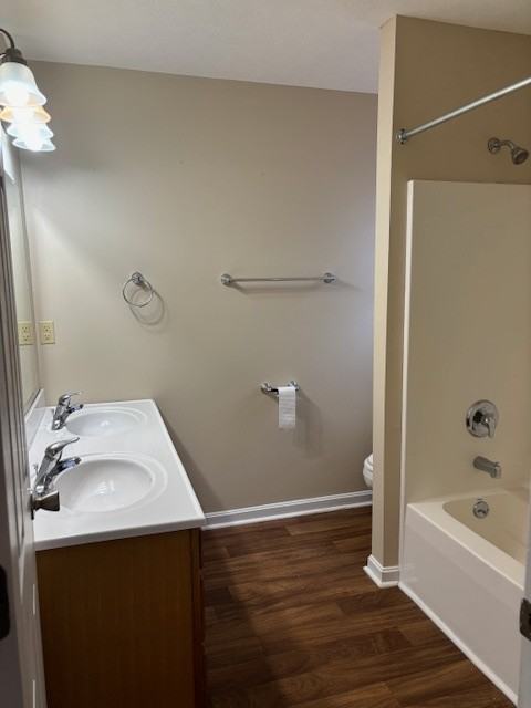 921 Redbud Apartments - Photo 5 of 11