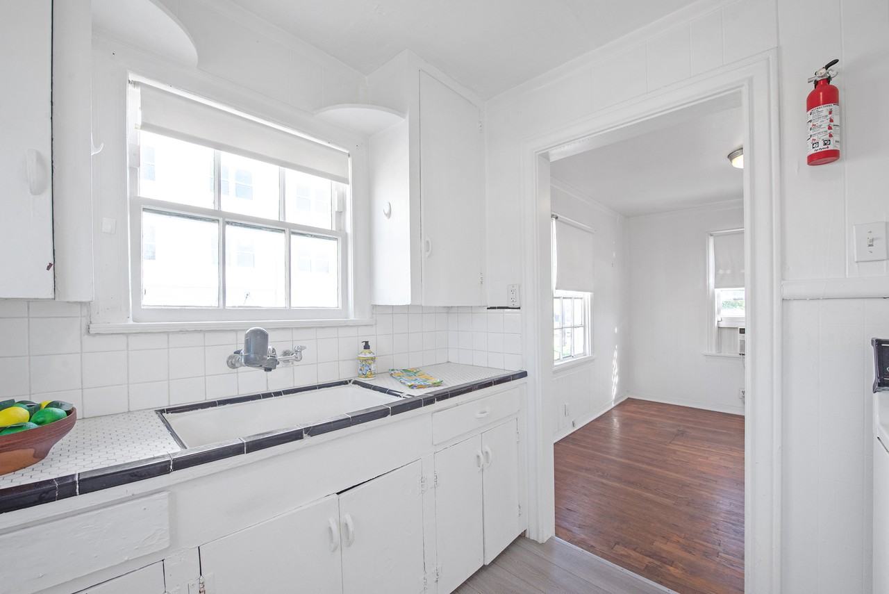 1509 Enid Street - 1Unit D -1 #1 - Photo 4 of 10