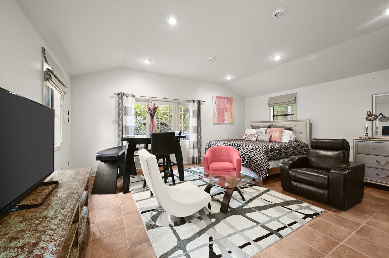 4724 Lake Point Ave #1 - Photo 3 of 16