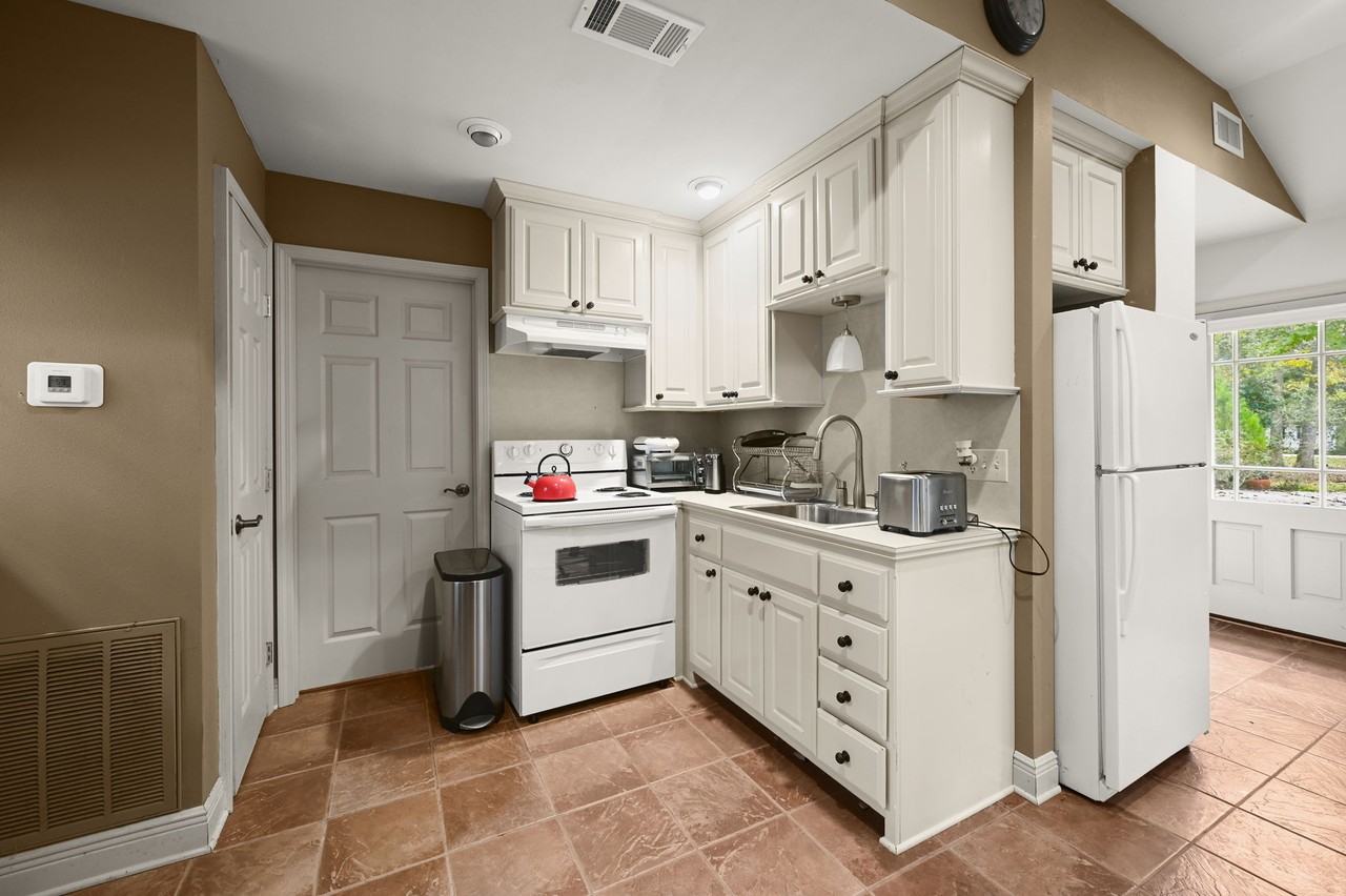 4724 Lake Point Ave #1 - Photo 7 of 16