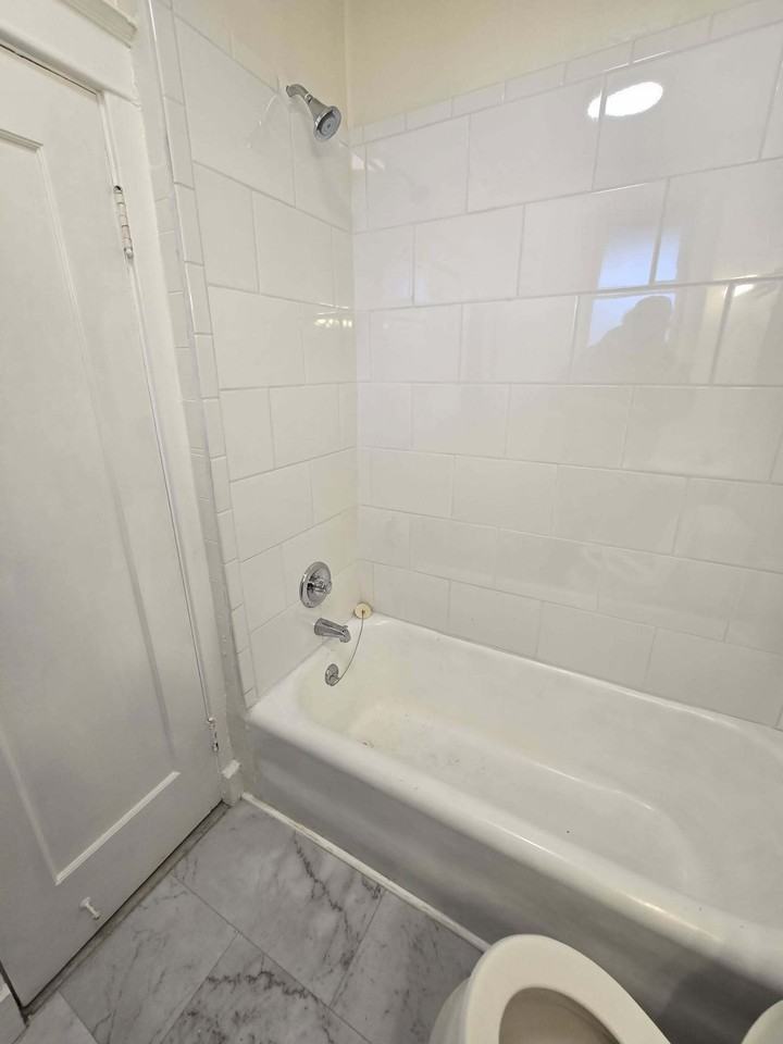 6300 North Rosebury Ave - Photo 3 of 21