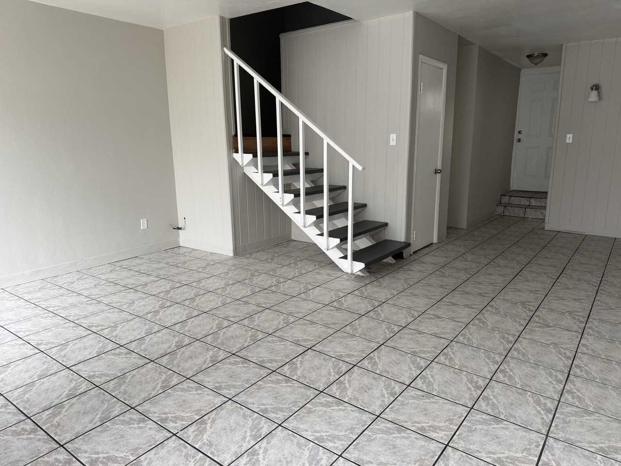 1010 North Fiske Boulevard - Photo 5 of 24