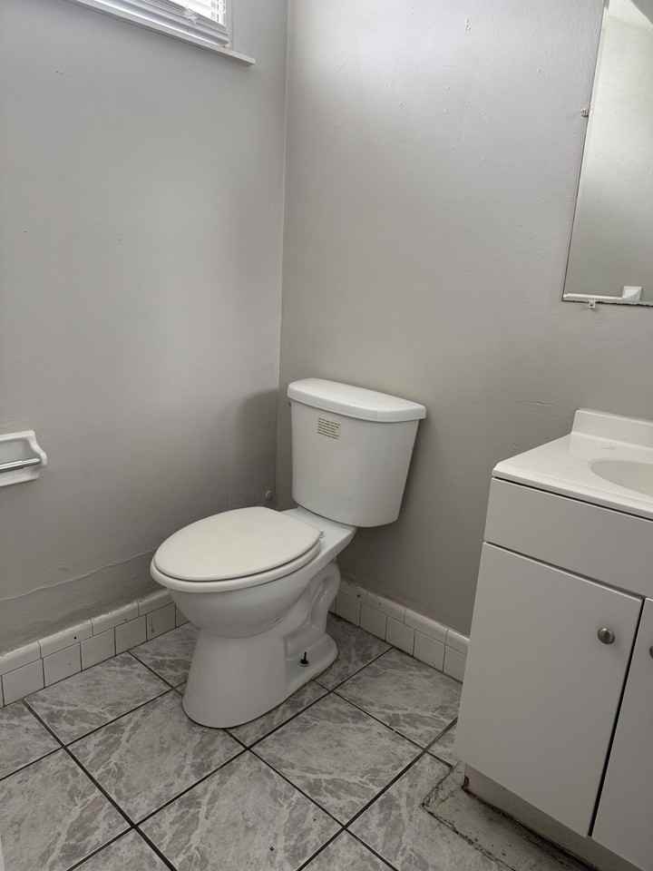 1010 North Fiske Boulevard - Photo 6 of 24