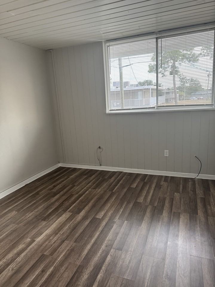 1010 North Fiske Boulevard - Photo 7 of 24