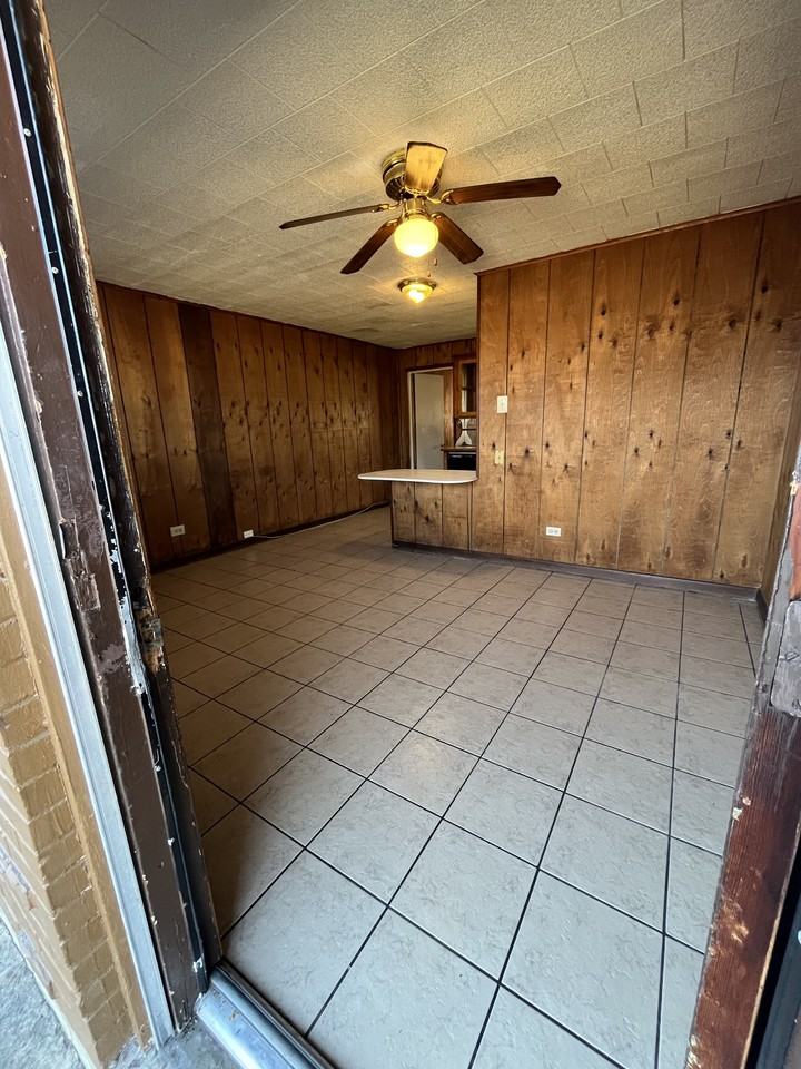 Dalton - Photo 2 of 7