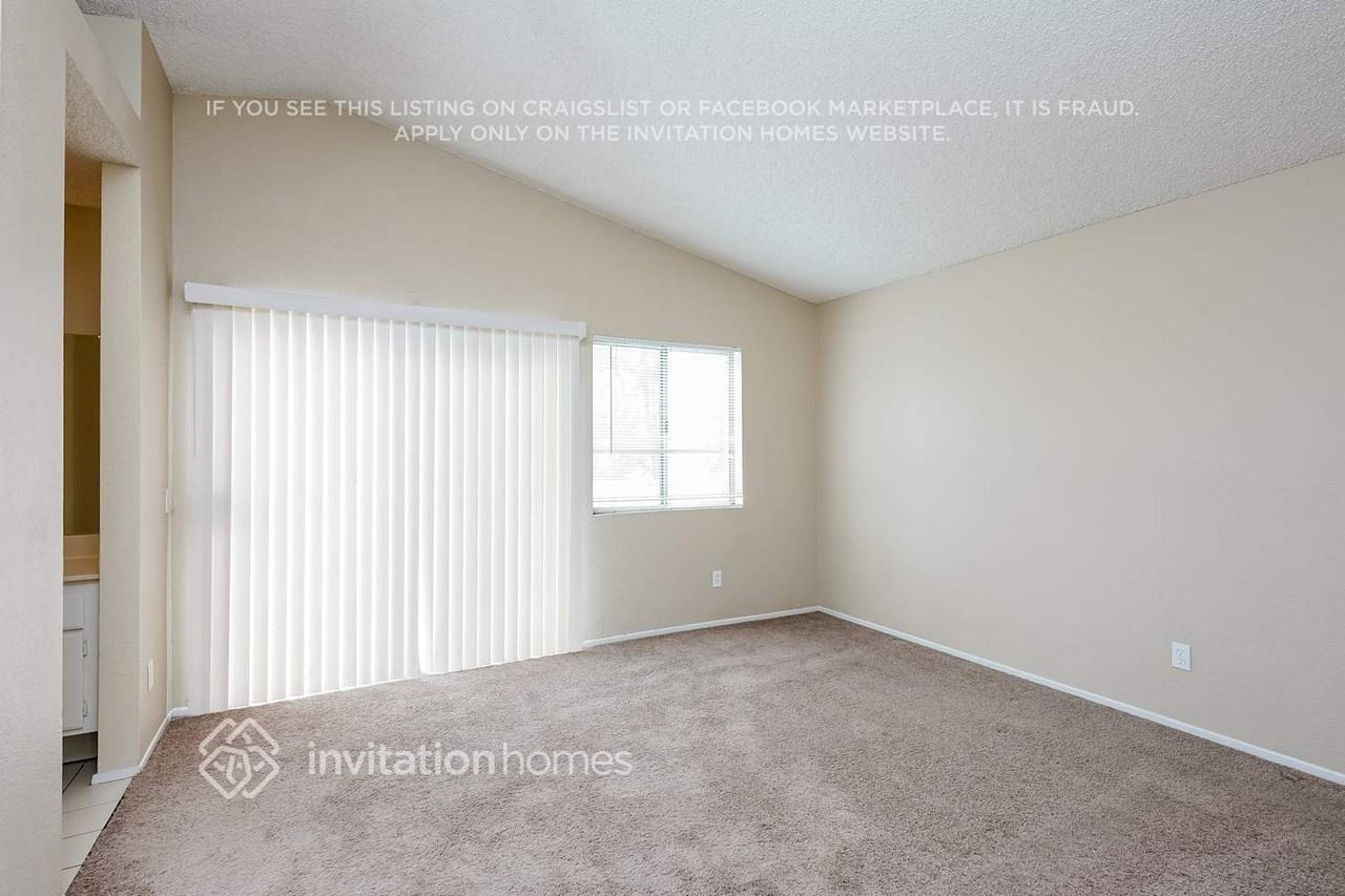 14748 Westward Dr - Photo 3 of 12