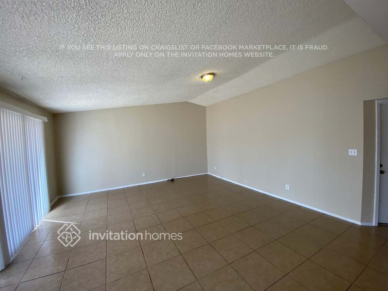 8223 W Hazelwood St - Photo 2 of 8