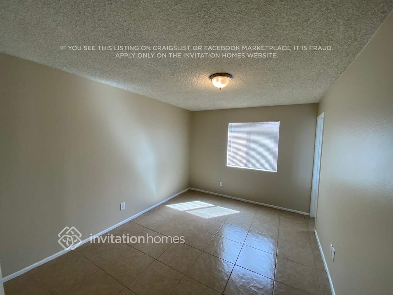 8223 W Hazelwood St - Photo 3 of 8