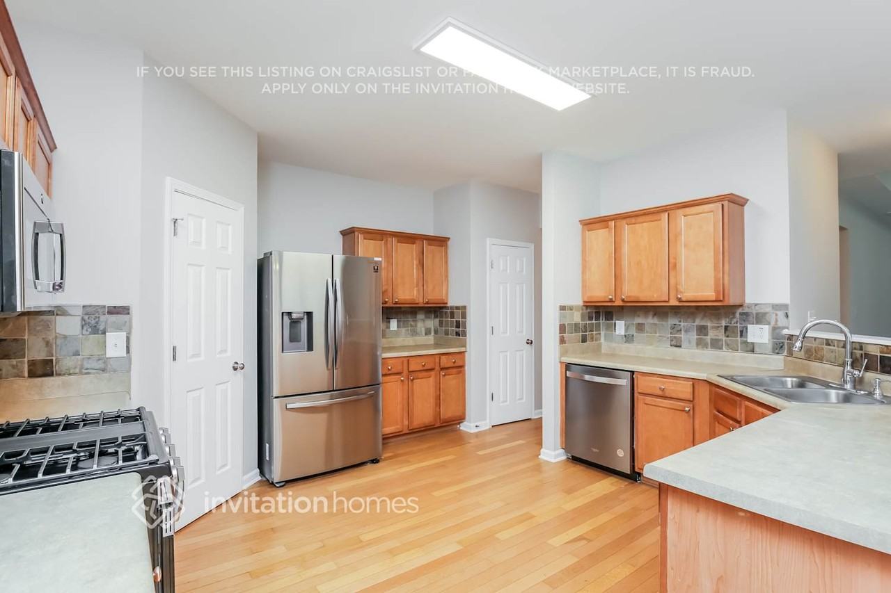 2343 Jasmine Glen Dr - Photo 5 of 16