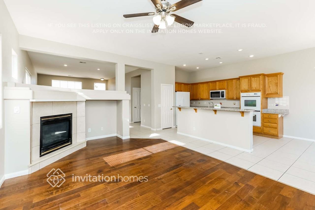 8738 Running Waters Ct - Photo 7 of 17