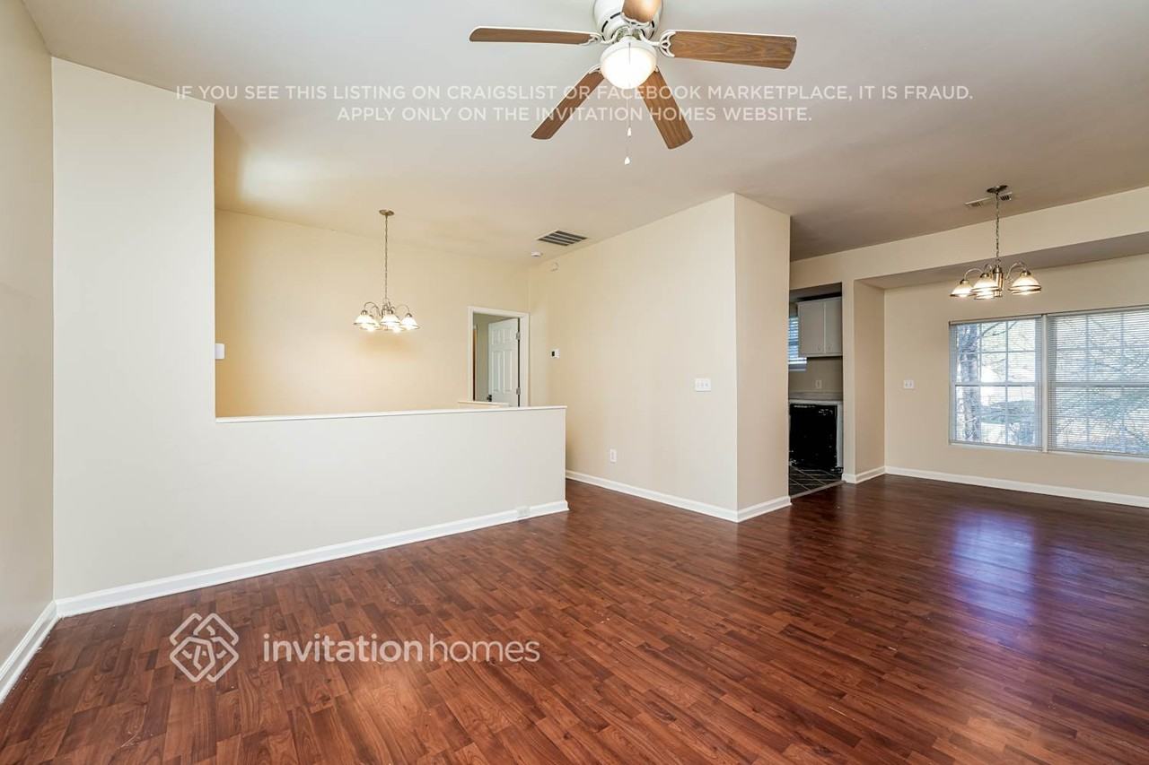 1410 Chelsea Downs Ln Ne - Photo 5 of 18