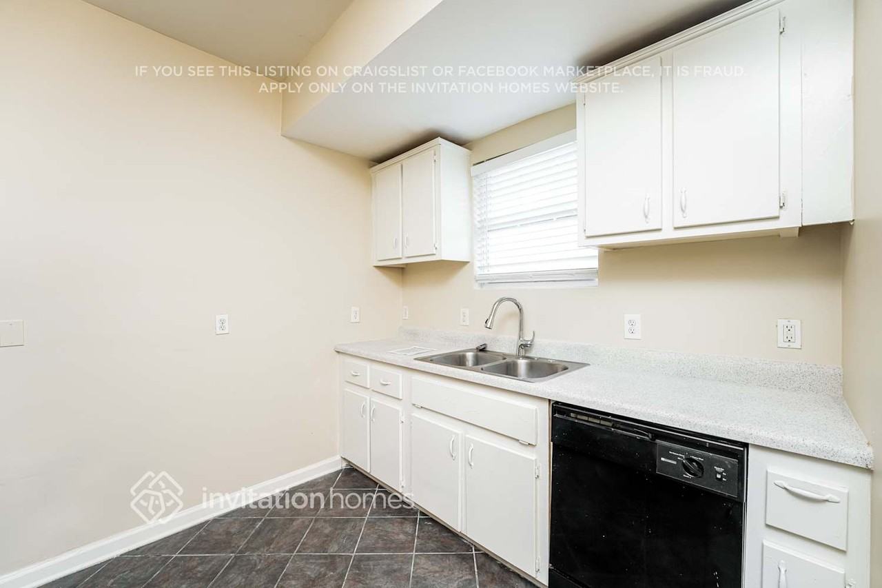 1410 Chelsea Downs Ln Ne - Photo 7 of 18