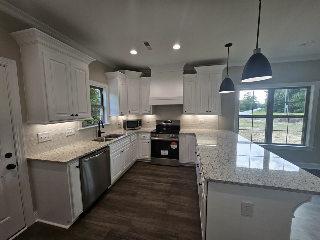 891 Forehand Rd #891B - Photo 4 of 12