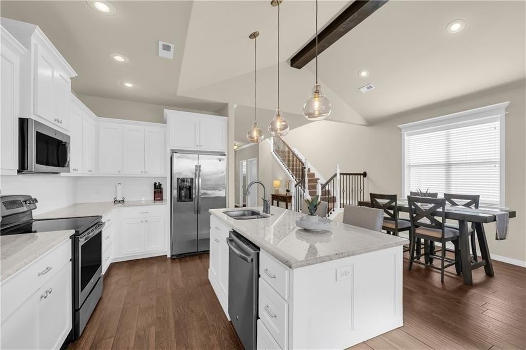 442 Sw Glover St - Photo 2 of 34