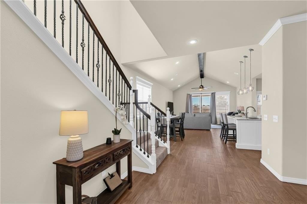 442 Sw Glover St - Photo 6 of 34